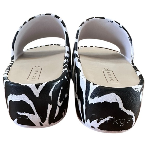 Corkys Black and White Zebra Sandals Slip-On Comfort NWOT, sz 10 - Picture 3 of 6